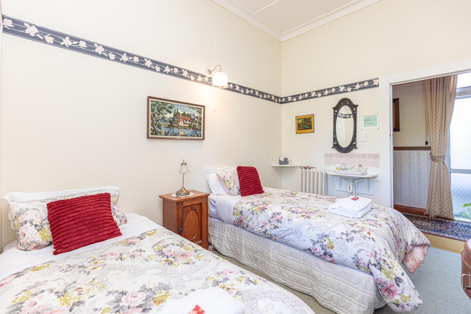 Braemar House B&B And Yha Hostel Whanganui Bagian luar foto
